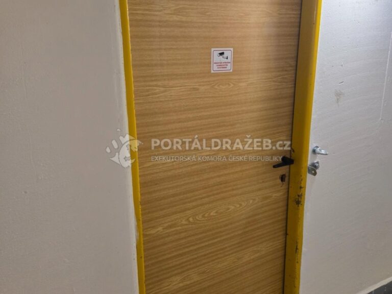 03947e06500a2d220b344a89a1b12dc6