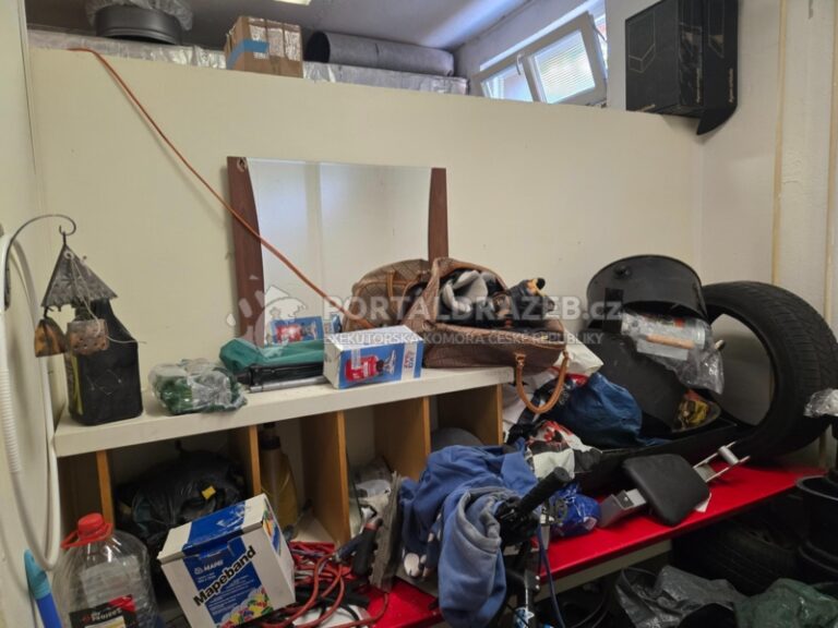 70817c5a2d04b225fa8431654588a4c2